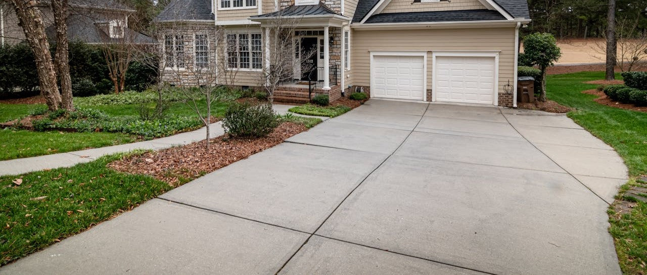 Using the Right Tools Makes Pressure Washing Driveways Easier