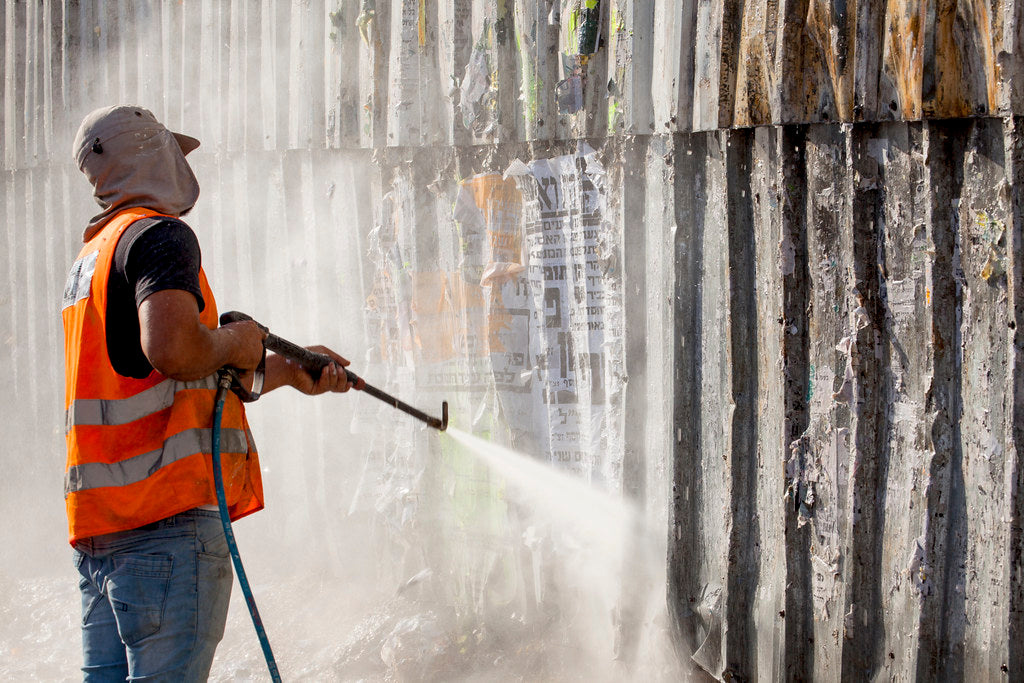 Pressure Washing With Bleach – Uses and Complications
