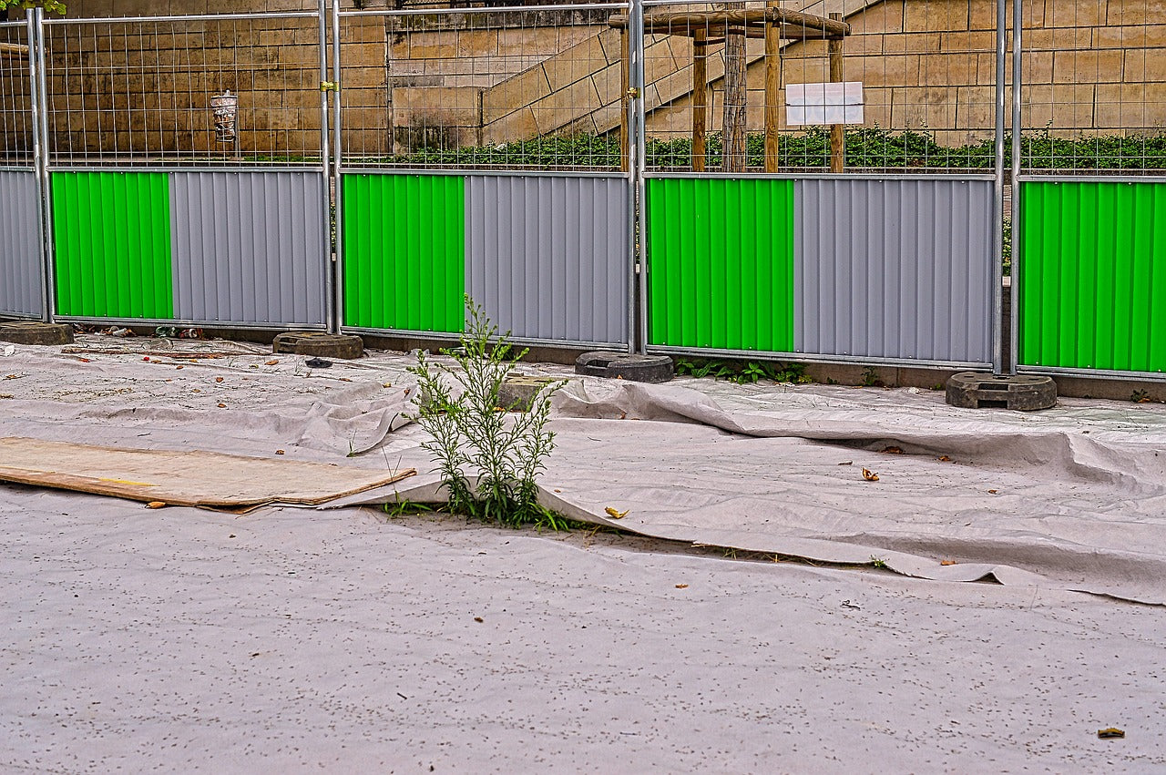 Use Sandblasting Equipment to Remove Graffiti