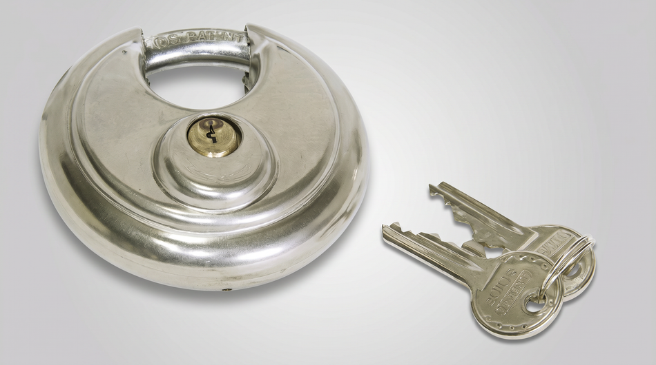 Metallic padlock with two keys.